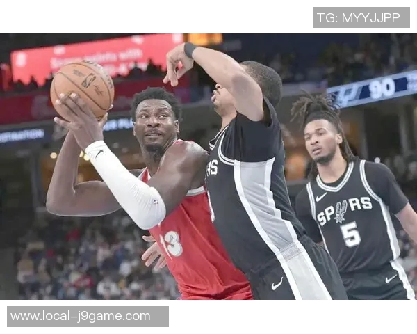 马刺与灰熊季后赛激战回顾比分分析与精彩瞬间总结